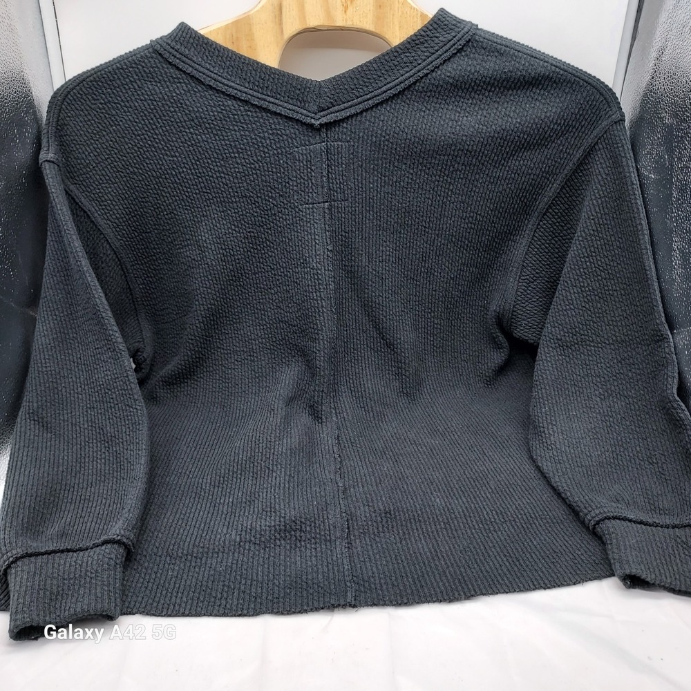 Aerie Waffle Knit V-Neck Pullover Sweatshirt Washed Black Raw Hem Small